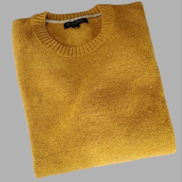 Banana Republic Other - BANANA Republic Men's Gold Wool Sweater